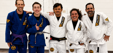 Adults jiu-jitsu training